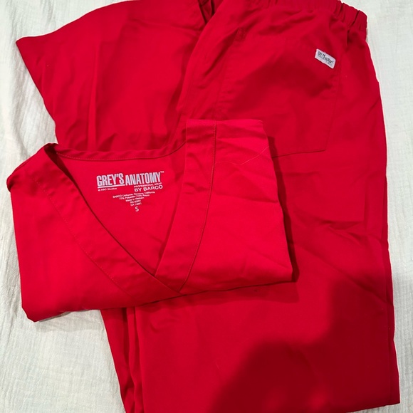 Grey's Anatomy Vibrant Red Scrub Top - Picture 6 of 10